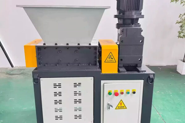 500 Double Shaft Shredder – Single Motor